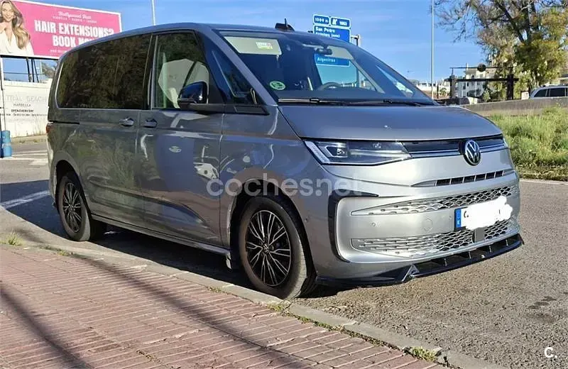 Usado VW Multivan Style 150 CV (110 kW) 2025 Gris / plata Monovolumen