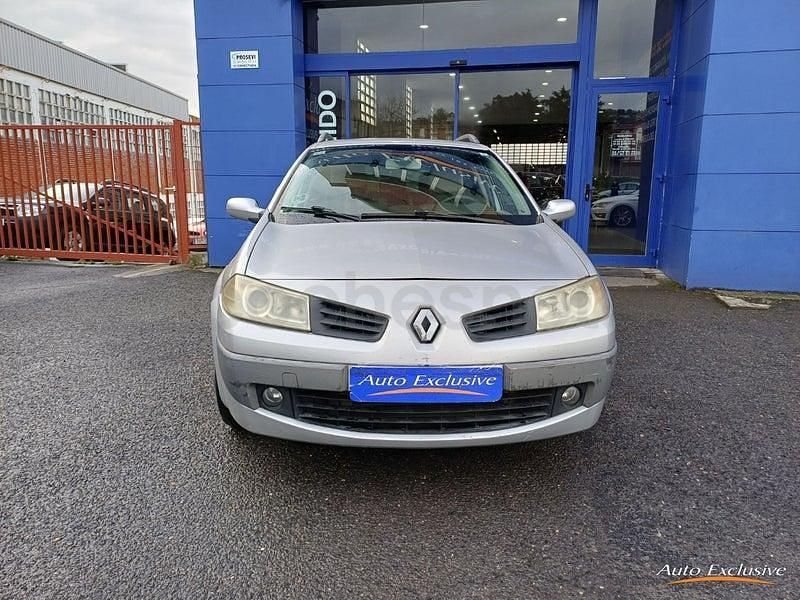 Usado Renault Mégane GrandTour Dynamique 105 CV (77 kW) 2006 Gris / plata Familiar