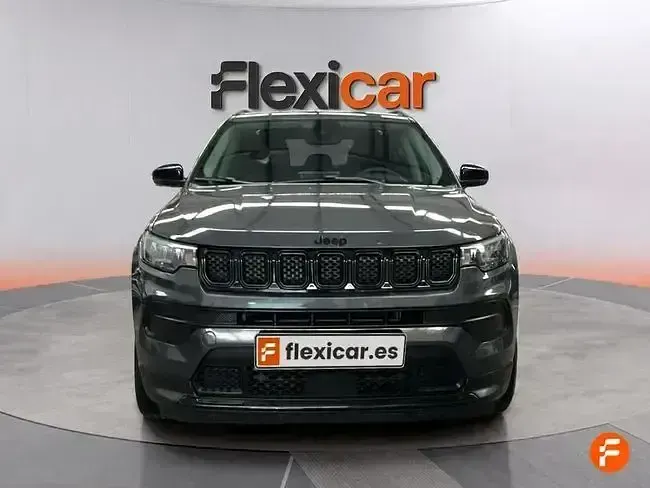 Usado Jeep Compass Night Eagle 130 CV (95 kW) 2022 Gris SUV