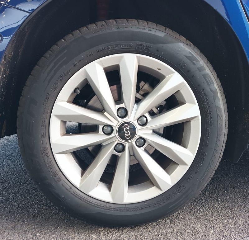 Usado Audi A3 Sportback 116 CV (85 kW) 2025 Azul navarra metalizado Utilitario