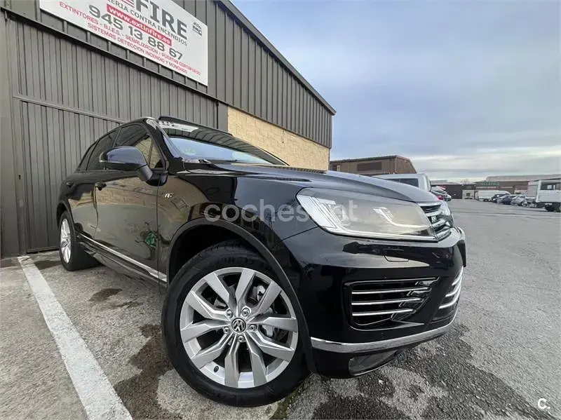 Usado VW Touareg R-line 262 CV (192 kW) 2016 Negro SUV