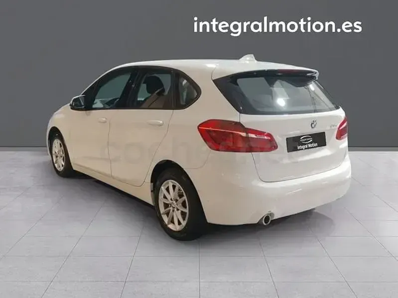 Usado BMW 216 Active Tourer 116 CV (85 kW) 2020 Blanco Monovolumen