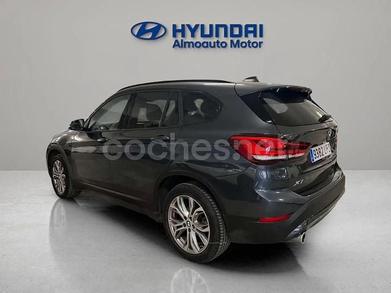 Usado BMW X1 Comfort Edition 136 CV (100 kW) 2021 Gris / plata SUV