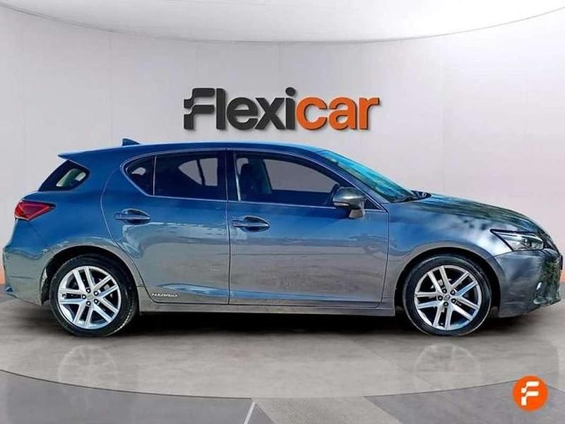 Usado Lexus CT200h Executive Line 136 CV (100 kW) 2018 Beige Utilitario