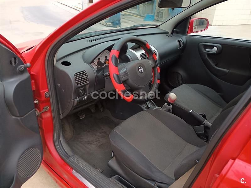Usado Opel Corsa 60 CV (44 kW) 2005 Rojo Utilitario