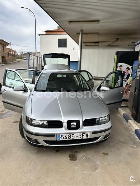 Gris / plata Usado 2001 Seat Leon Berlina | 2800 € (Buen precio) - Imagen 1/4