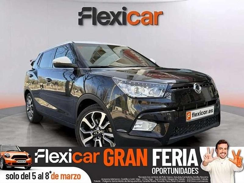 Usado Ssangyong (KGM) Tivoli Limited 116 CV (85 kW) 2017 Azul SUV