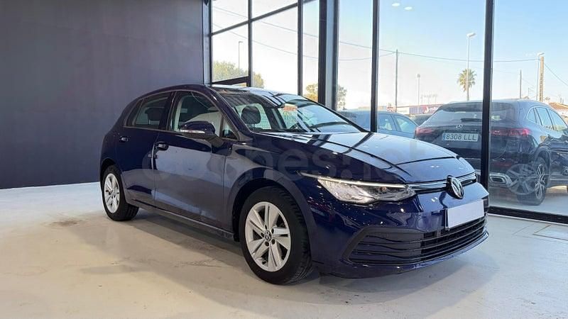 Usado VW Golf VIII 110 CV (80 kW) 2021 Azul Berlina