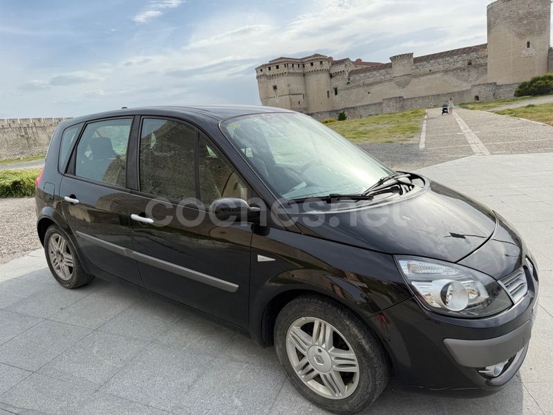 Negro Usado 2009 Renault Scénic III Monovolumen | 2700 € (Buen precio) - Imagen 1/4