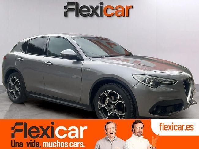 Usado Alfa Romeo Stelvio 150 CV (110 kW) 2018 Gris / plata SUV