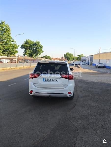 Usado Mitsubishi Outlander P-HEV 224 CV (164 kW) 2019 Blanco SUV