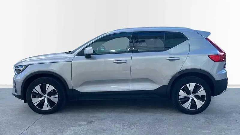 Usado Volvo XC40 Core 163 CV (119 kW) 2025 Gris / plata SUV