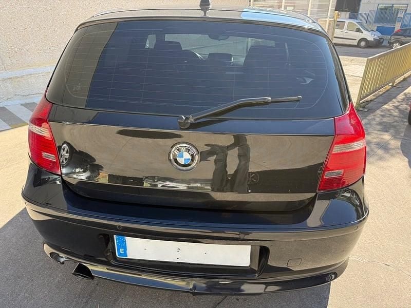 Usado BMW 120 M Sport 170 CV (125 kW) 2010 Negro Utilitario