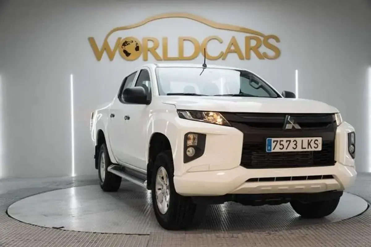 Usado Mitsubishi L200 150 CV (110 kW) 2020 Blanco Pickup/Camioneta