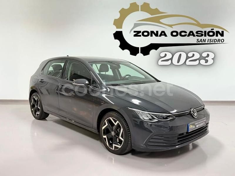 Usado VW Golf VIII 110 CV (80 kW) 2023 Gris / plata Berlina