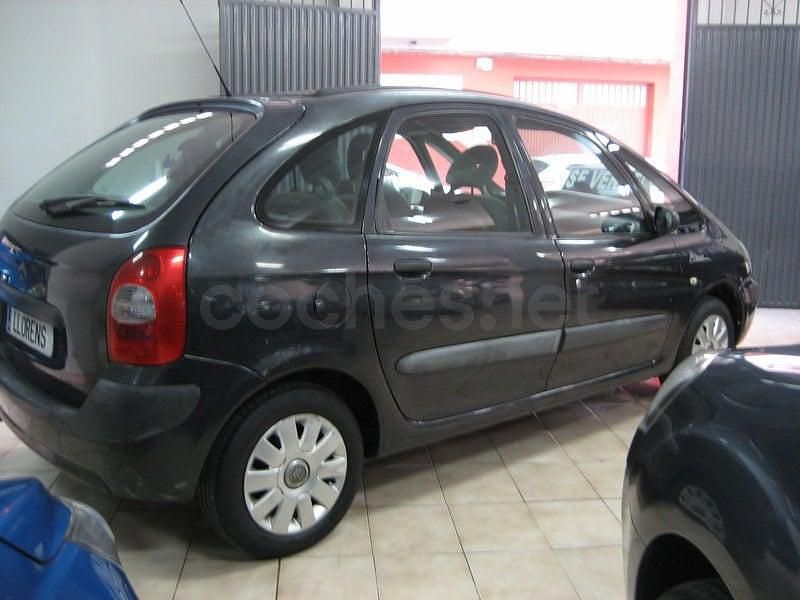 Usado Citroën Xsara Picasso Exclusive 92 CV (67 kW) 2007 Negro Monovolumen
