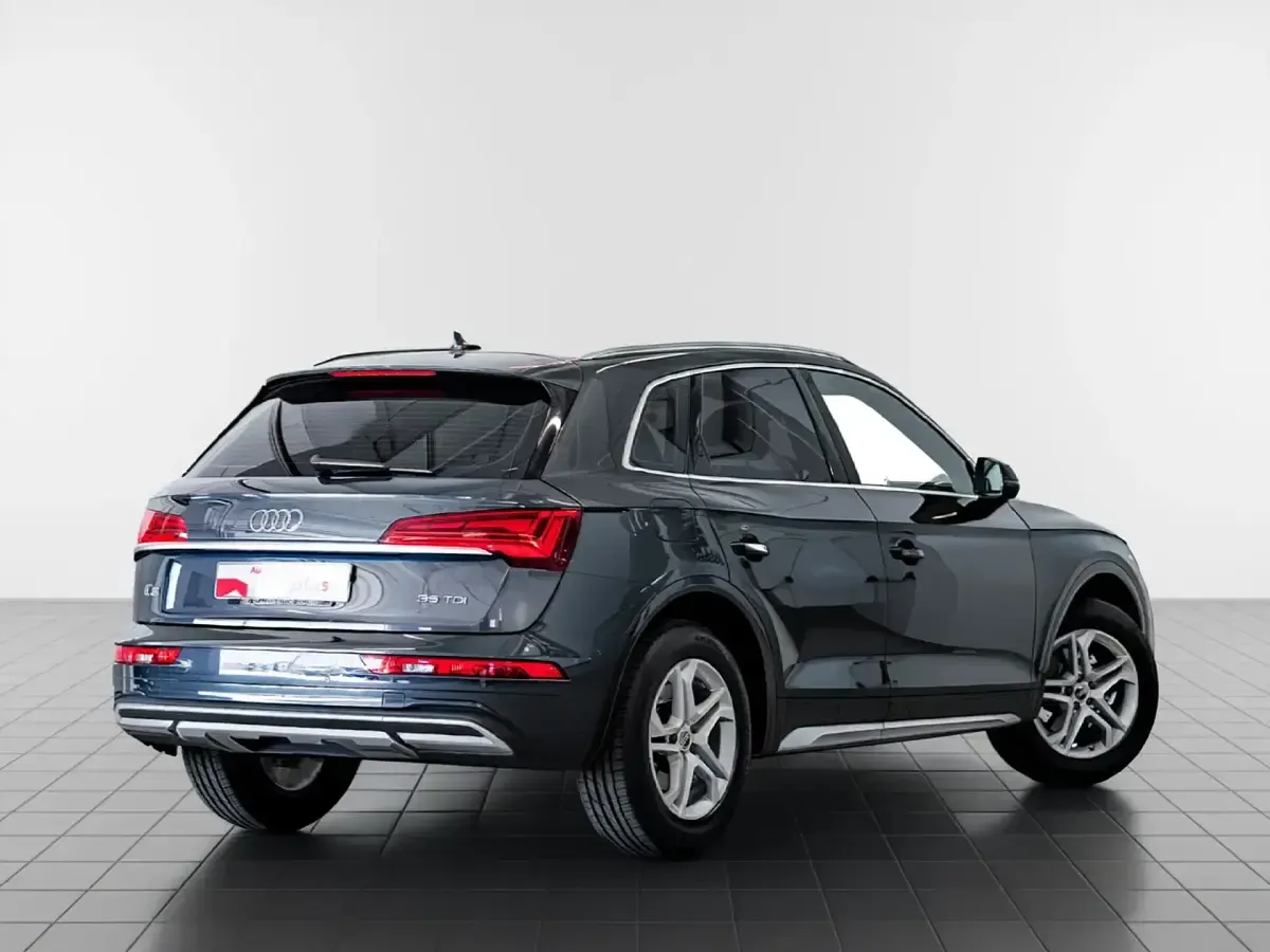 Usado Audi Q5 Advanced Plus 163 CV (119 kW) 2024 Gris / plata SUV