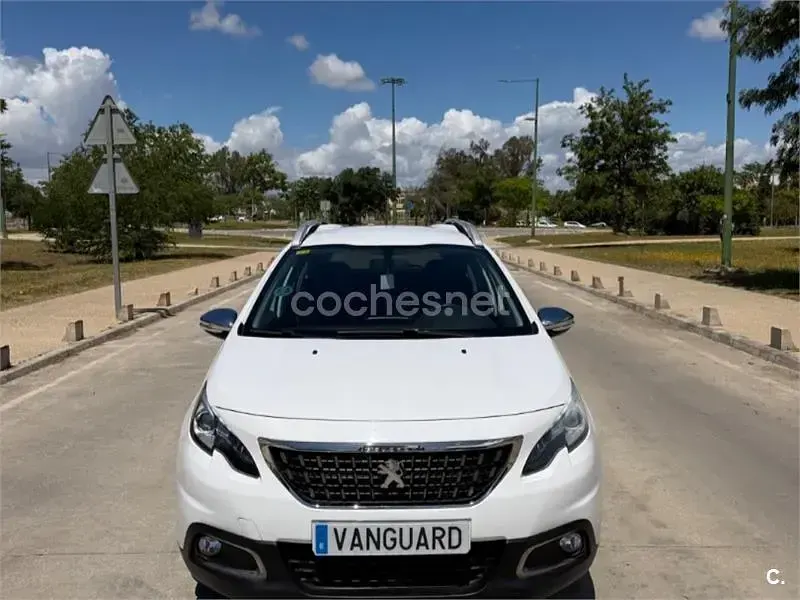 Usado Peugeot 2008 Style 82 CV (60 kW) 2018 Blanco SUV