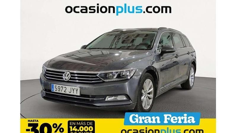 Gris Usado 2017 VW Passat Advance Familiar | 18.500 € (Un poco caro) - Imagen 1/4