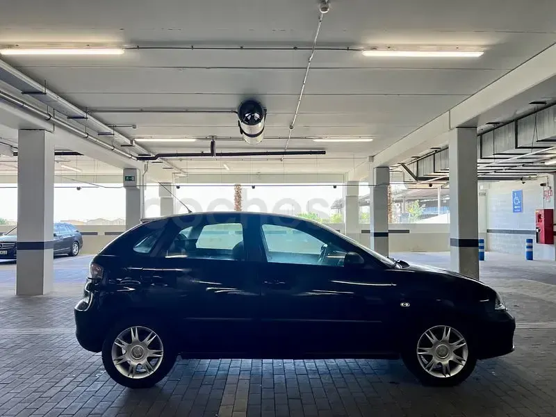 Usado Seat Ibiza Reference 70 CV (51 kW) 2008 Negro Berlina