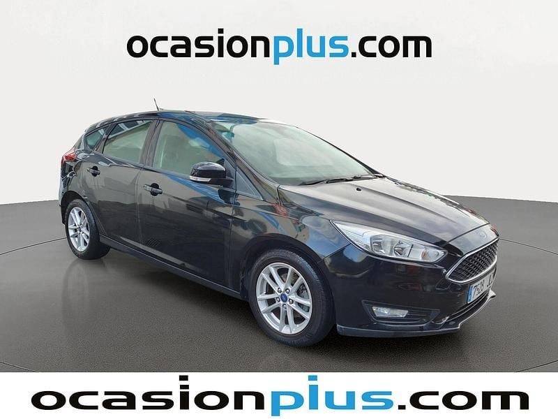 Usado Ford Focus Trend+ 125 CV (91 kW) 2016 Negro Berlina