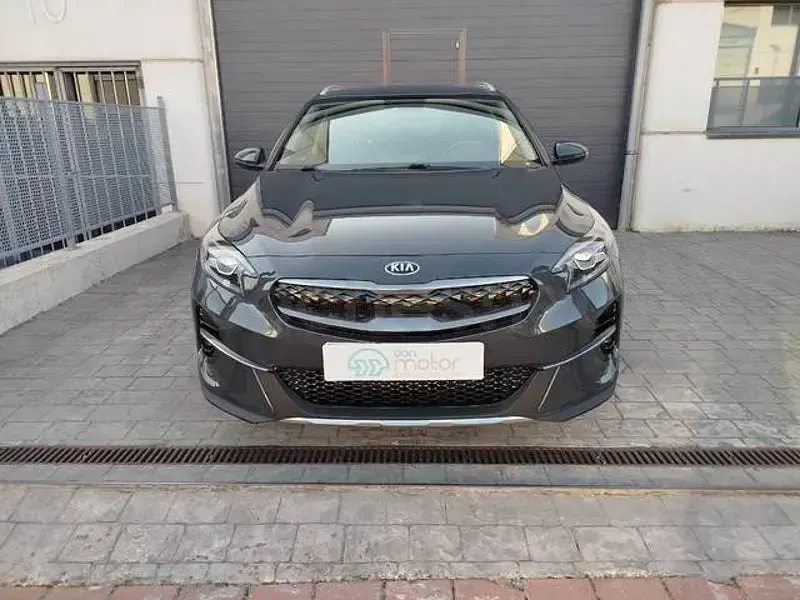 Usado Kia XCeed 141 CV (103 kW) 2021 Gris / plata SUV