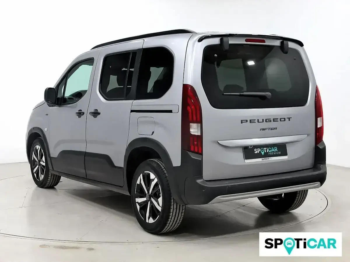 Usado Peugeot Rifter GT 131 CV (96 kW) 2025 Gris Monovolumen