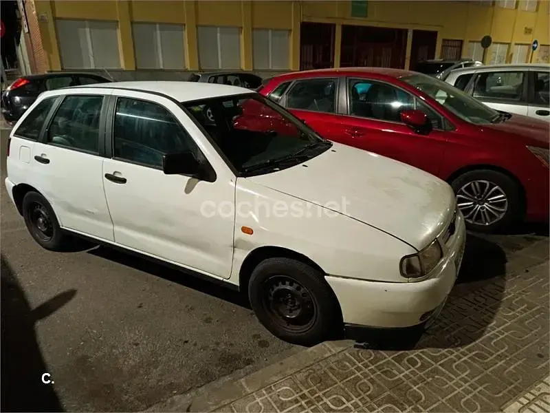Usado Seat Ibiza 64 CV (47 kW) 1997 Blanco Utilitario