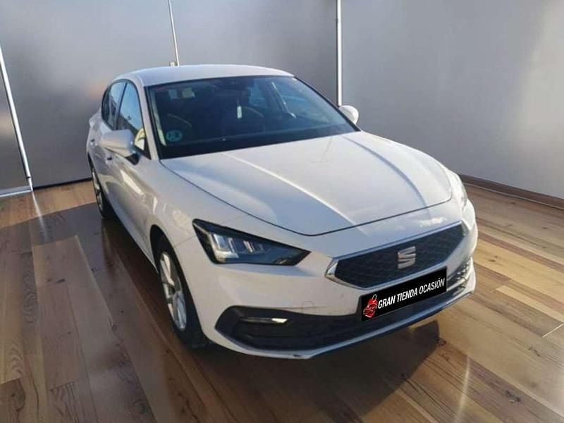 Usado Seat Leon Style 116 CV (85 kW) 2021 Blanco Utilitario