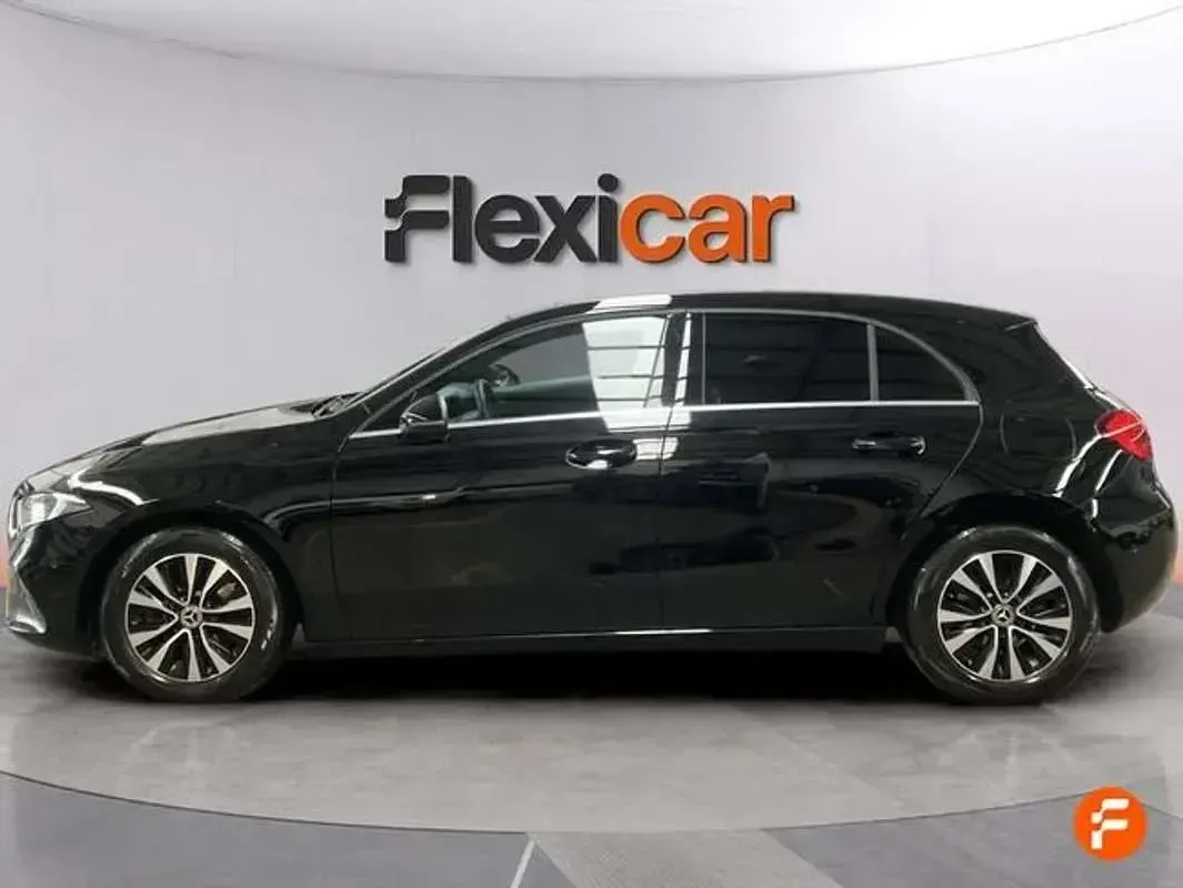 Usado Mercedes A200 163 CV (119 kW) 2021 Negro Berlina