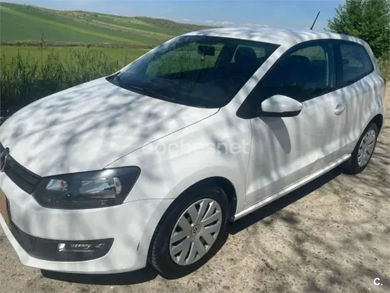 Käytetty VW Polo Advance 70 HP (51 kW) 2014 Valkoinen Sedan
