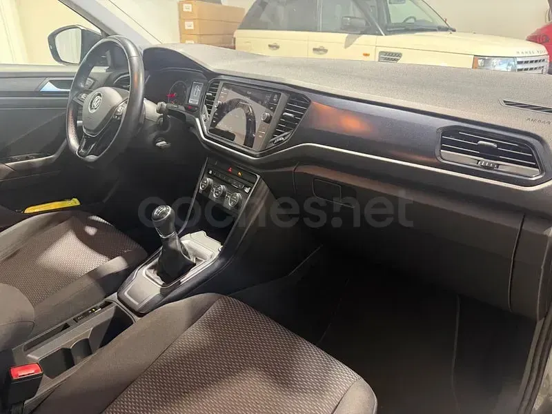 Usado VW T-Roc Advance 115 CV (84 kW) 2019 Gris / plata SUV