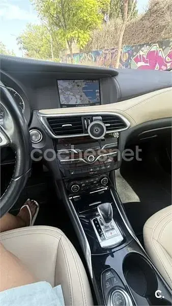 Usado Infiniti Q30 Sport Tech 170 CV (125 kW) 2017 Gris / plata Berlina
