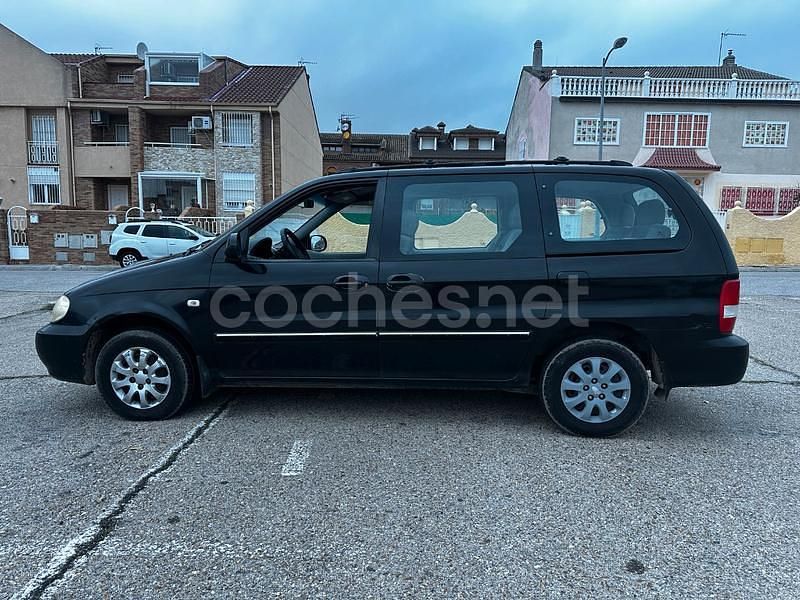 Usado Kia Carnival LX 144 CV (105 kW) 2004 Negro Monovolumen