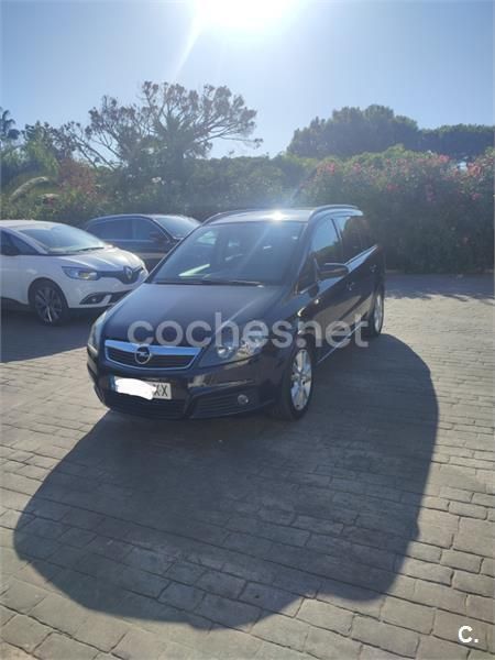 Usado Opel Zafira Cosmo 120 CV (88 kW) 2006 Negro Monovolumen