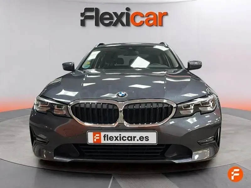 Usado BMW 318 150 CV (110 kW) 2020 Gris / plata Familiar