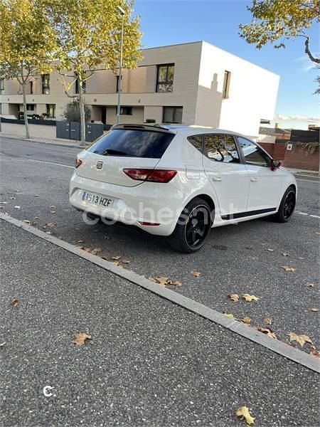 Usado Seat Leon Style 105 CV (77 kW) 2014 Blanco Berlina