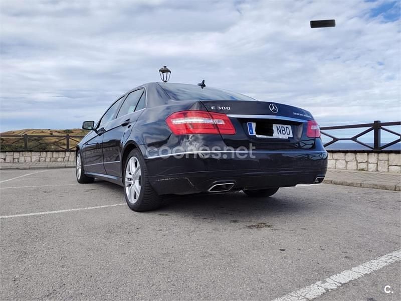 Usado Mercedes E300 231 CV (169 kW) 2013 Negro Berlina