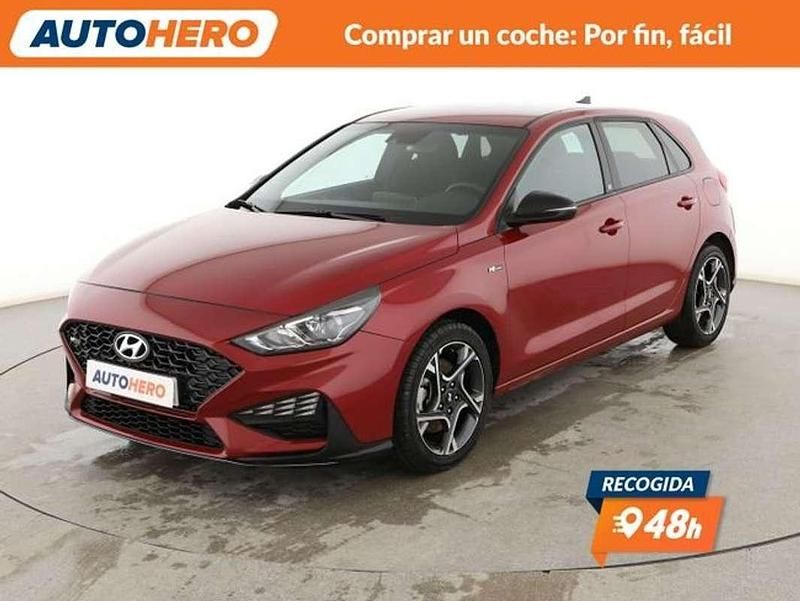 Usado Hyundai i30 N Line 120 CV (88 kW) 2023 Rojo Utilitario