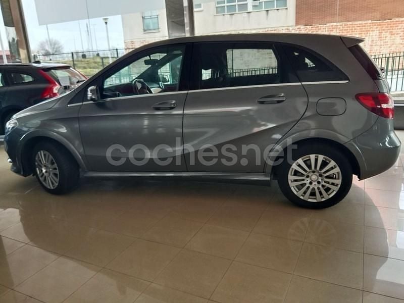 Gris / plata Usado 2016 Mercedes B200 Monovolumen | 13.999 € (Super precio) - Imagen 1/4
