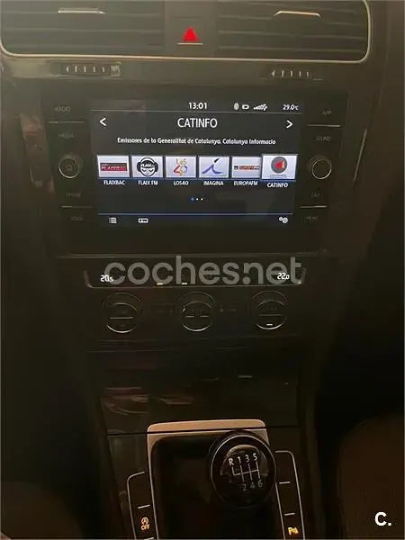 Usado VW Golf VII Advance 125 CV (91 kW) 2018 Blanco Familiar