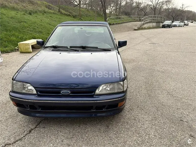 Usado Ford Escort Cabriolet 105 CV (77 kW) 1995 Azul Descapotable