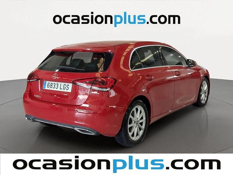 Usado Mercedes A180 116 CV (85 kW) 2020 Rojo Utilitario