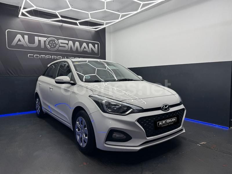 Usado Hyundai i20 84 CV (61 kW) 2019 Blanco Berlina