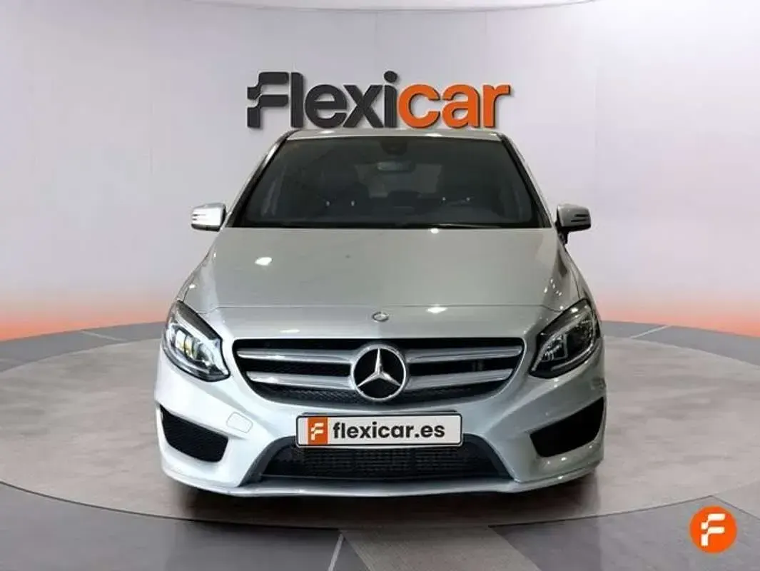 Usado Mercedes B200 136 CV (100 kW) 2019 Gris Utilitario