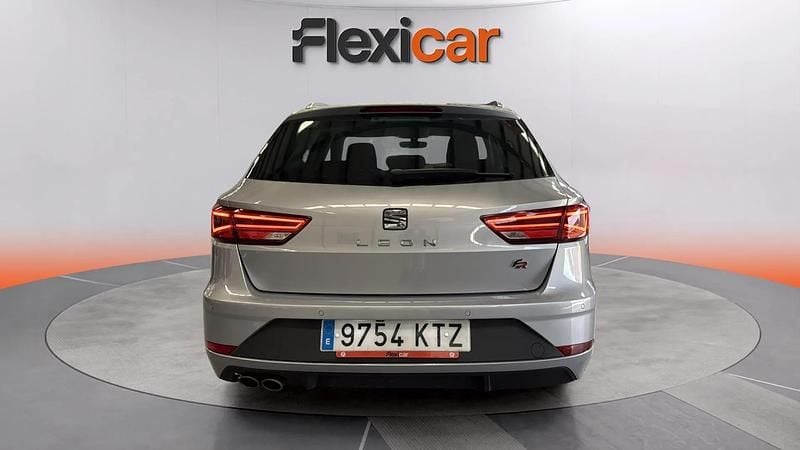Usado Seat Leon ST FR 150 CV (110 kW) 2019 Gris Familiar