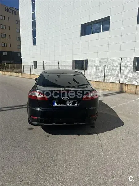 Usado Ford Mondeo Ambiente 125 CV (91 kW) 2008 Negro Berlina