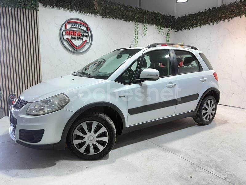 Blanco Usado 2014 Suzuki SX4 GL SUV | 5490 € - Imagen 1/4