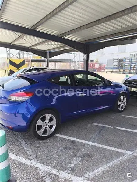 Usado Renault Mégane Dynamique 105 CV (77 kW) 2009 Azul Berlina