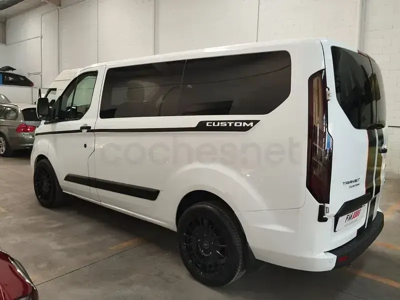 Usado Ford Tourneo Trend 130 CV (95 kW) 2018 Blanco Monovolumen